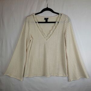 Daytrip Buckle Textured Floral Cream Top Women's Small Lace V-Neck Bell Sleeve